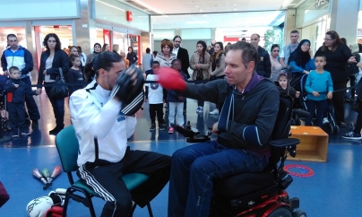 Journée handi’place à Grand-Place, savate aménagée avec l’association BE API Boxing Club